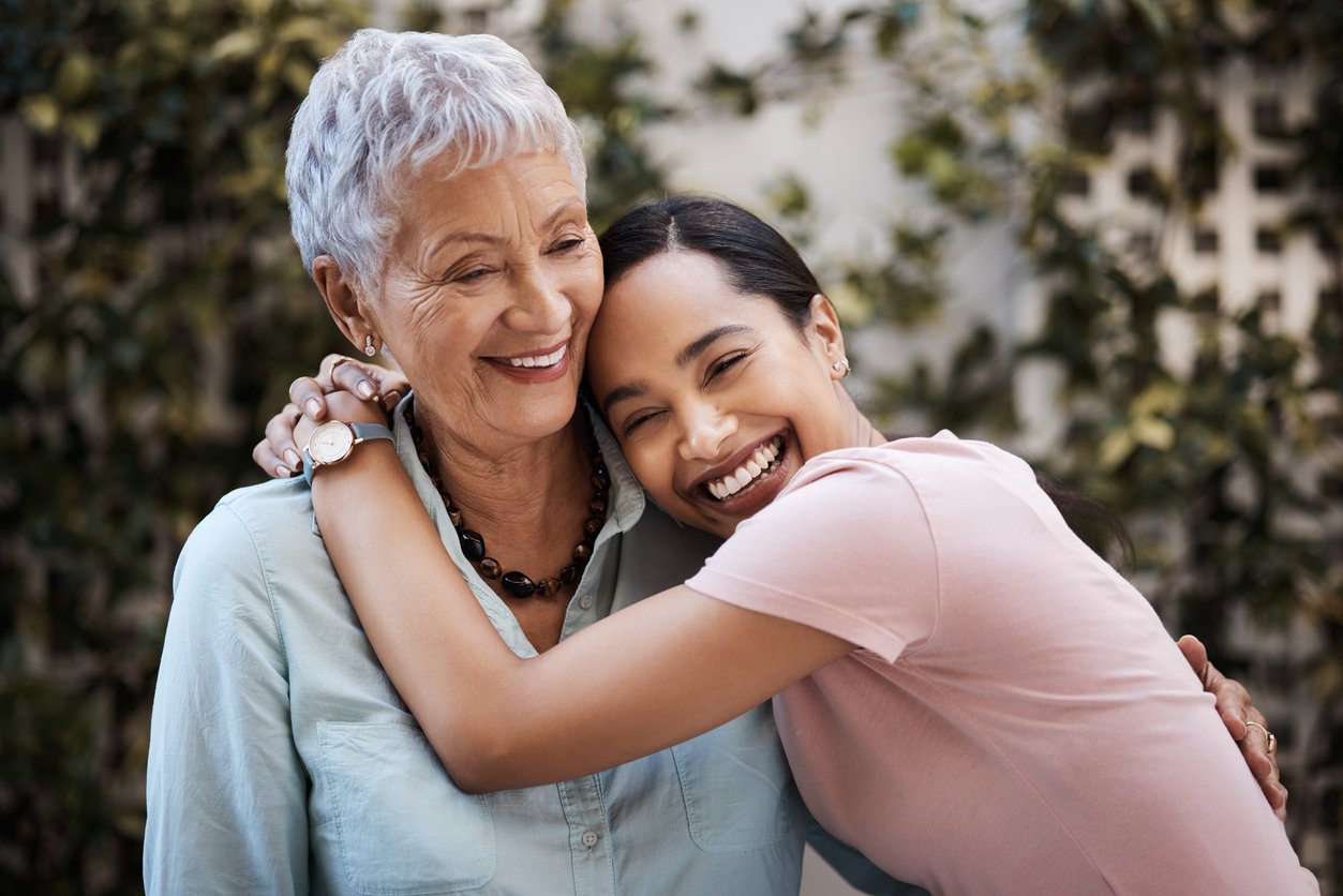 Famille heureuse – accompagnement senior Gaston
